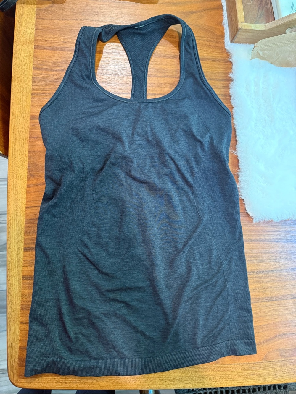 Lululemon ebb to train seamless tank size 8